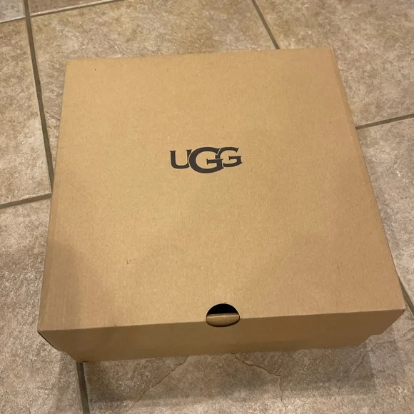 Ugg shoe box online